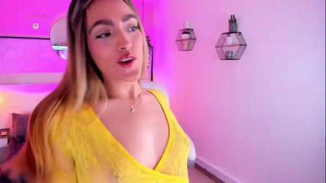 Image 12 of harper_woods Stream on Chaturbate on 1 month ago
