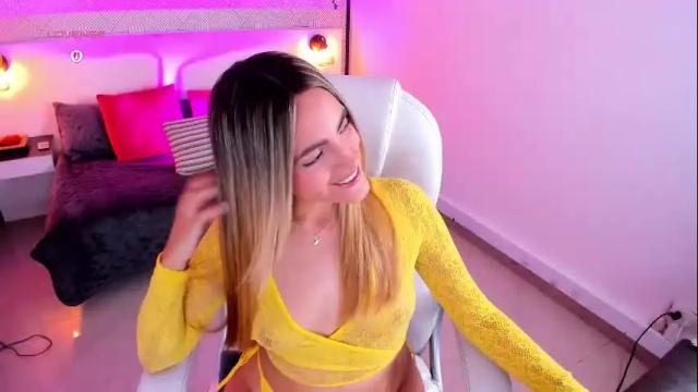 Image 4 of harper_woods Stream on Chaturbate on 1 month ago