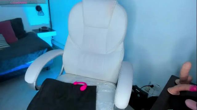 Image 3 of harper_woods Stream on Chaturbate on 1 month ago