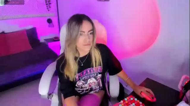 Image 7 of harper_woods Stream on Chaturbate on 22 days ago