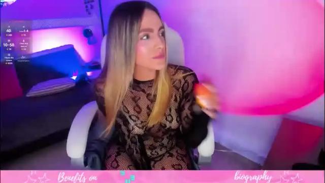Image 8 of harper_woods Stream on Chaturbate on 1 day ago
