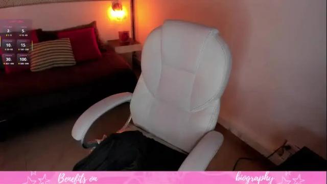 Image 3 of harper_woods Stream on Chaturbate on 2 months ago