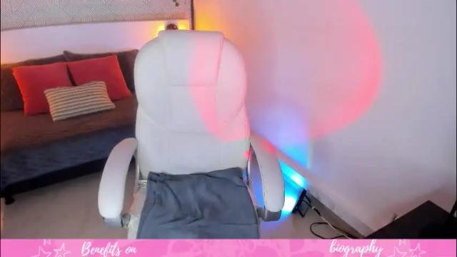 Image 10 of harper_woods Stream on Chaturbate on 2 months ago