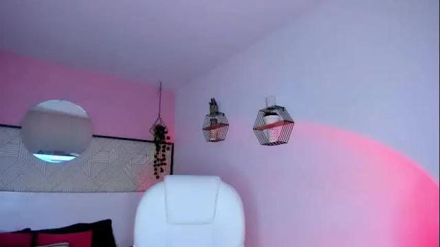 Image 4 of harper_woods Stream on Chaturbate on 2 months ago