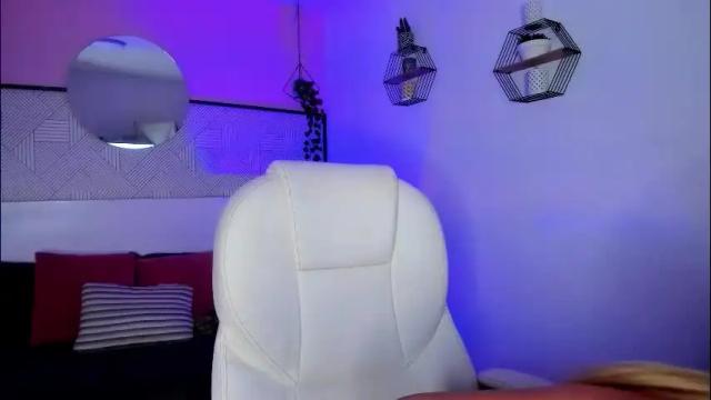 Image 6 of harper_woods Stream on Chaturbate on 1 month ago