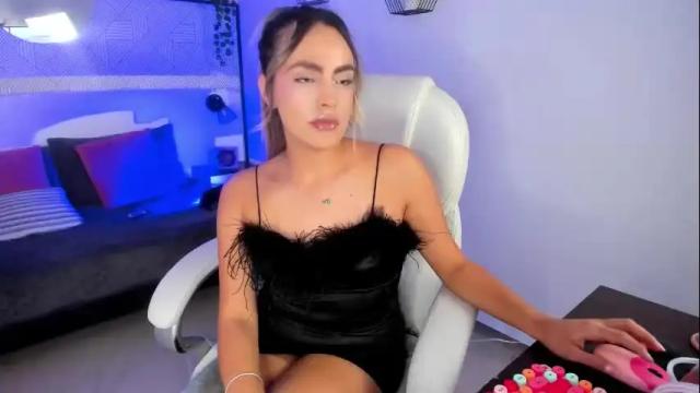 Image 4 of harper_woods Stream on Chaturbate on 1 month ago