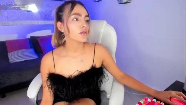 Image 7 of harper_woods Stream on Chaturbate on 1 month ago