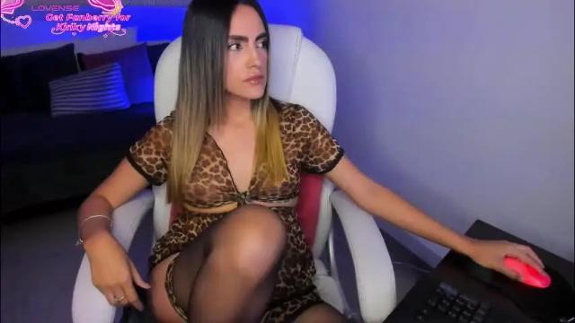 Image 8 of harper_woods Stream on Chaturbate on 1 month ago