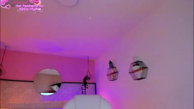 Image 2 of harper_woods Stream on Chaturbate on 1 month ago