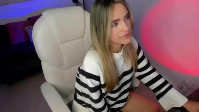 Image 6 of harper_woods Stream on Chaturbate on 28 days ago