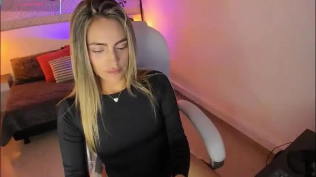 Image 8 of harper_woods Stream on Chaturbate on 24 days ago