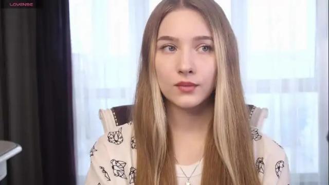 Image 10 of harrieteasley Stream on Chaturbate on 1 month ago