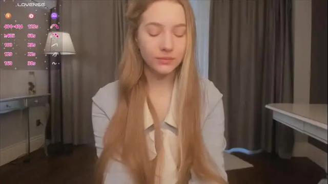 Image 10 of harrieteasley Stream on Chaturbate on 1 month ago