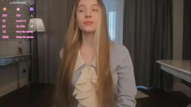Image 11 of harrieteasley Stream on Chaturbate on 1 month ago
