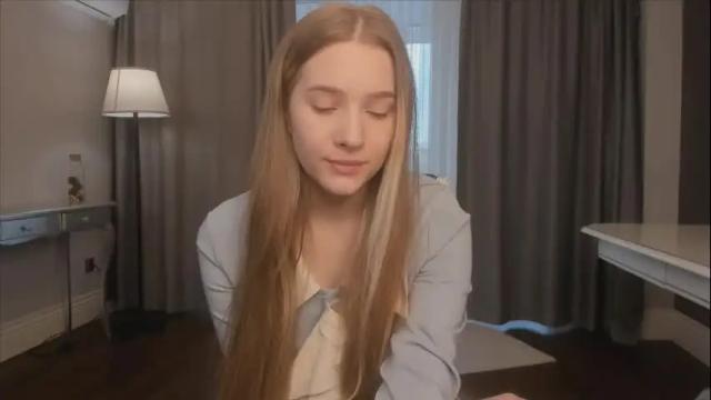 Image 12 of harrieteasley Stream on Chaturbate on 1 month ago