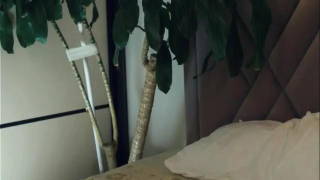 Image 3 of harriethudson Stream on Chaturbate on 2 months ago