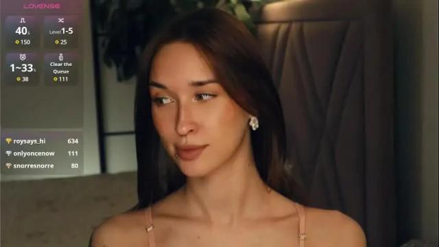 Image 2 of harriethudson Stream on Chaturbate on 2 months ago
