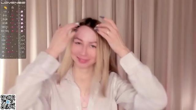 Image 2 of harrietlacey Stream on Chaturbate on 18 months ago