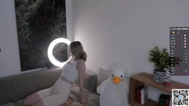 Image 4 of harrietlacey Stream on Chaturbate on 13 months ago