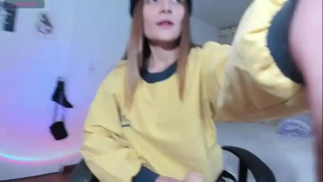 Image 6 of hat_girl Stream on Chaturbate on 4 days ago