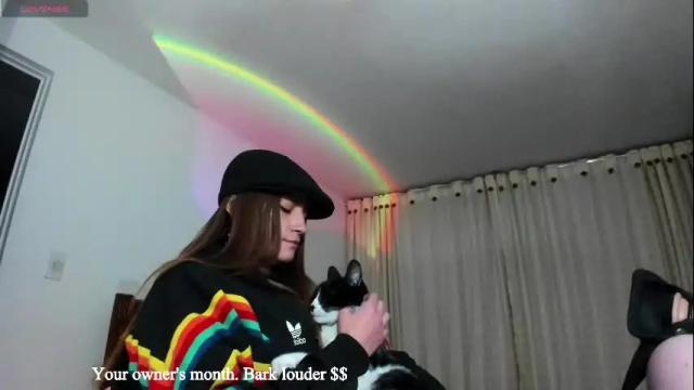 Image 2 of hat_girl Stream on Chaturbate on 4 months ago