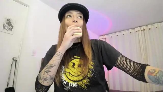 Image 2 of hat_girl Stream on Chaturbate on 2 days ago