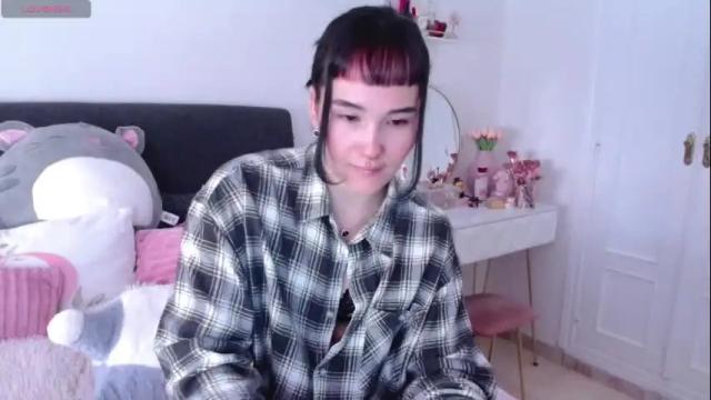 Image 2 of hatzukoi_miaow Stream on Chaturbate on 26 days ago