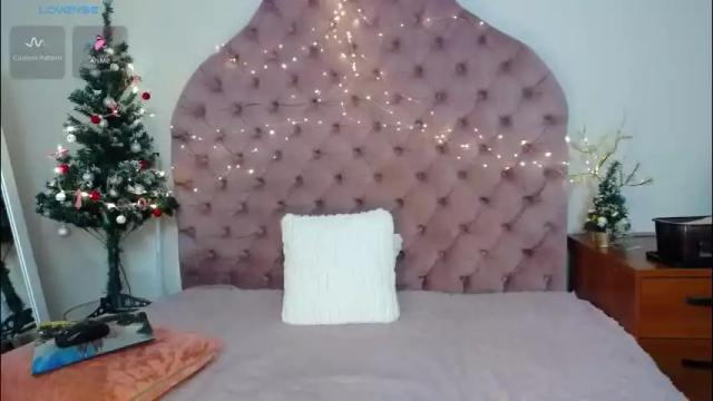 Image 3 of hazel_agata Stream on Chaturbate on 19 days ago