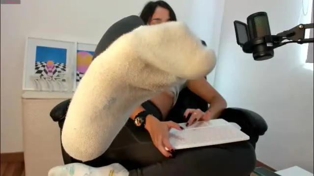 Image 12 of hazel_mafia_ Stream on Chaturbate on 1 month ago