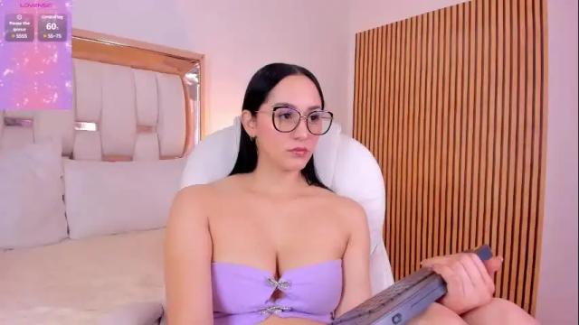 Image 7 of hazel_ross_tcw Stream on Chaturbate on 15 days ago