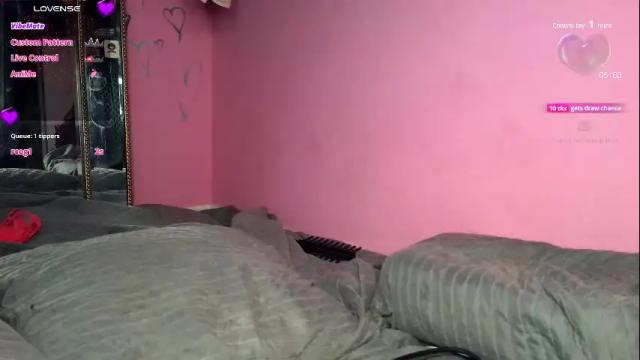 Image 6 of hazelb25 Stream on Chaturbate on 2 months ago