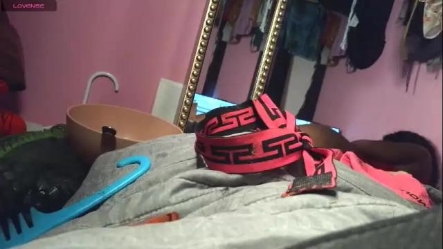 Image 2 of hazelb25 Stream on Chaturbate on 2 months ago