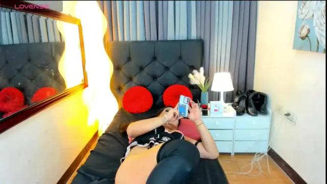 Image 4 of hazelmadonna Stream on Chaturbate on 1 month ago