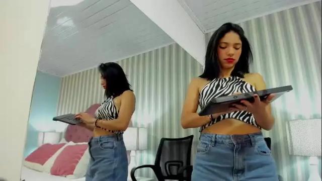 Image 7 of hazelmoret Stream on Chaturbate on 1 month ago