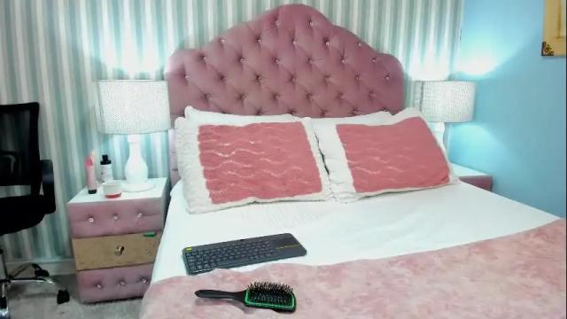 Image 12 of hazelmoret Stream on Chaturbate on 1 month ago