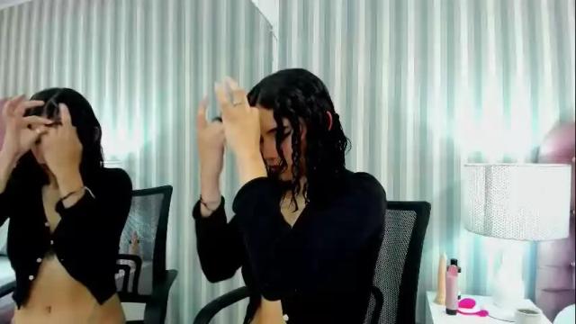 Image 4 of hazelmoret Stream on Chaturbate on 1 month ago