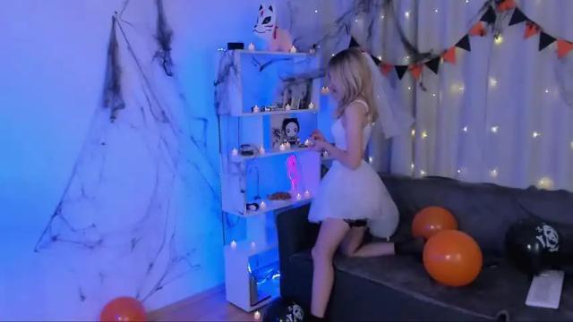 Image 3 of heart_anna Stream on Chaturbate on 21 months ago
