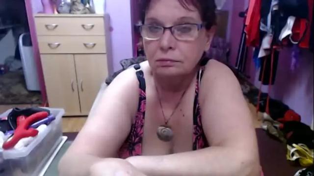 Image 3 of heatedgranny Stream on Chaturbate on 3 months ago