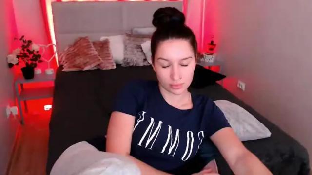 Image 3 of heaven_chloe Stream on Chaturbate on 13 months ago