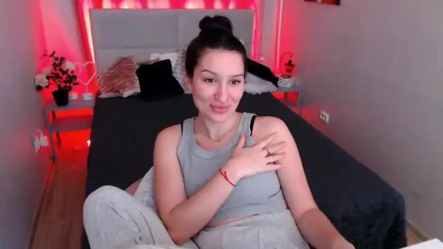 Image 11 of heaven_chloe Stream on Chaturbate on 16 months ago