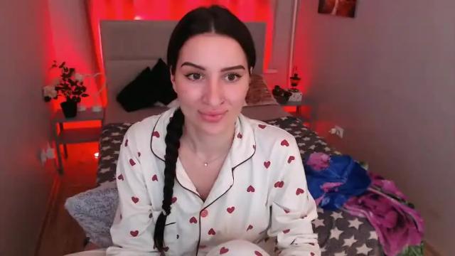 Image 12 of heaven_chloe Stream on Chaturbate on 16 months ago