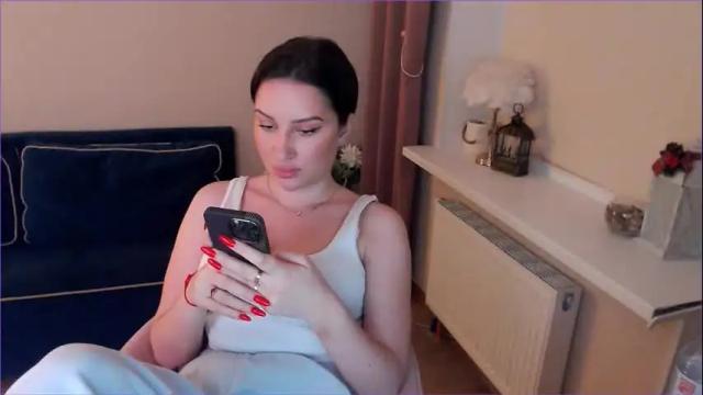 Image 7 of heaven_chloe Stream on Chaturbate on 1 month ago
