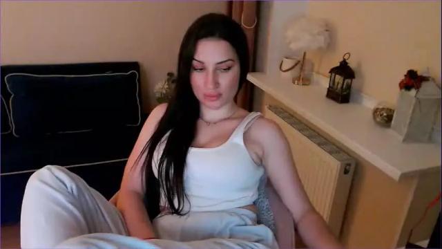 Image 12 of heaven_chloe Stream on Chaturbate on 1 month ago
