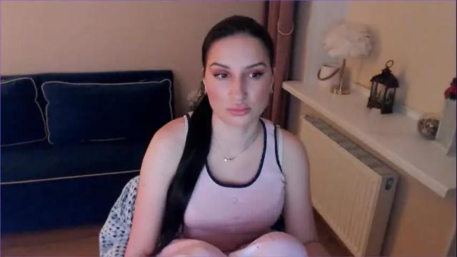 Image 10 of heaven_chloe Stream on Chaturbate on 1 month ago