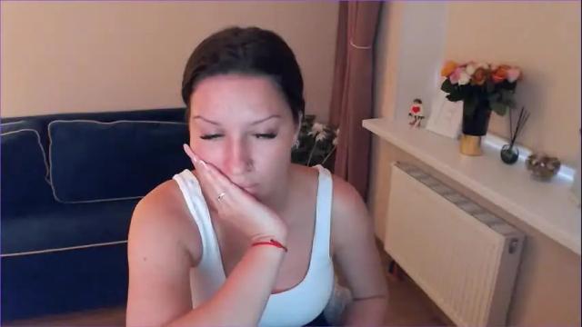 Image 4 of heaven_chloe Stream on Chaturbate on 19 days ago