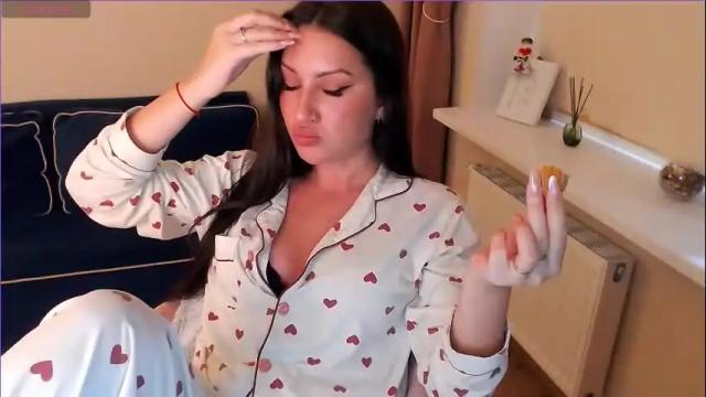 Image 12 of heaven_chloe Stream on Chaturbate on 6 days ago