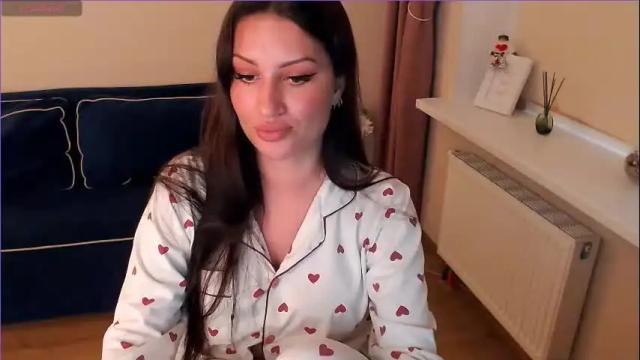 Image 3 of heaven_chloe Stream on Chaturbate on 6 days ago