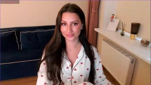 Image 8 of heaven_chloe Stream on Chaturbate on 4 days ago