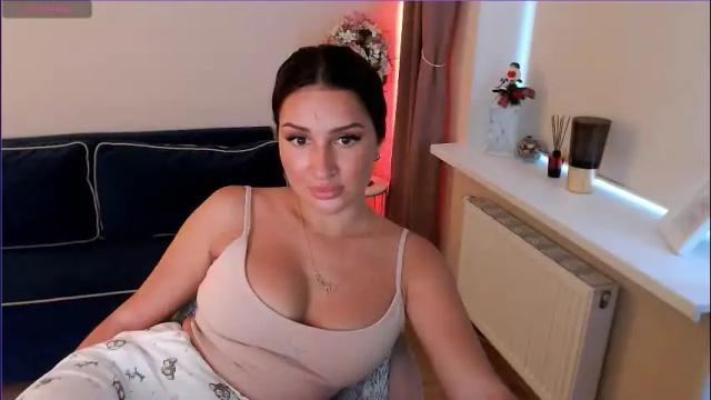 Image 11 of heaven_chloe Stream on Chaturbate on 2 months ago