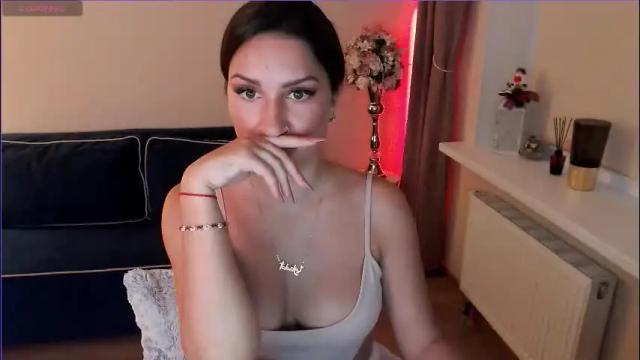 Image 10 of heaven_chloe Stream on Chaturbate on 2 months ago